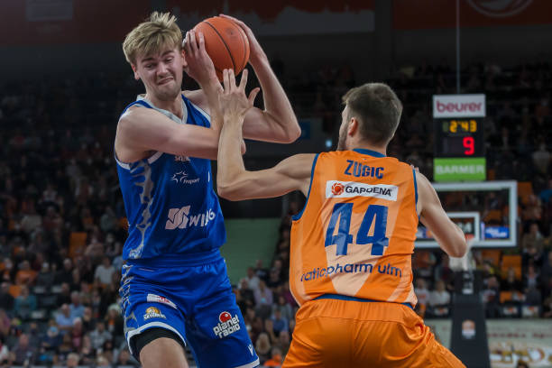 何融入克洛 何融入克洛