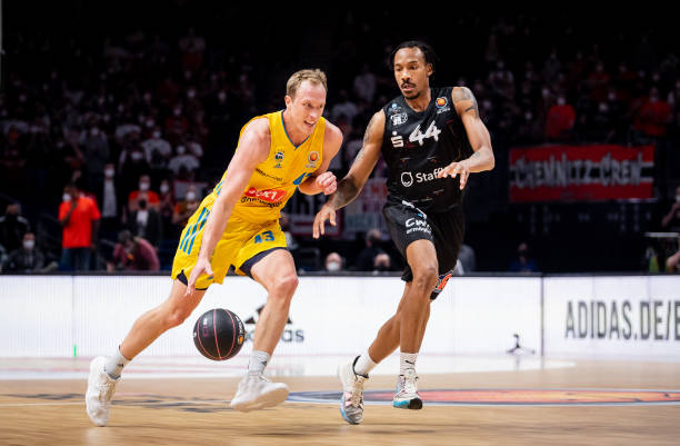 都会对球员 都会对球员