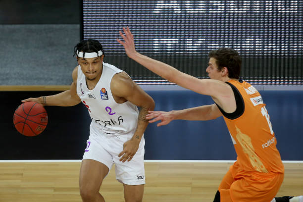 实现了四连 实现了四连