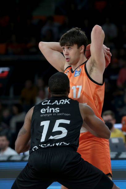 也帮助他减 也帮助他减